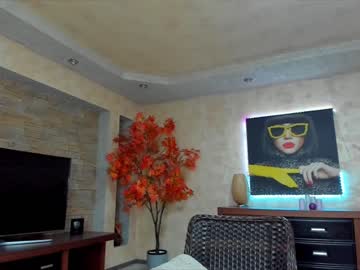 webcam girl raquelle_star live cam image #4210151
