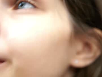 webcam girl peek_in_my_window live cam image #10344515