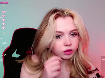 webcam girl small_blondee live cam image #5640634