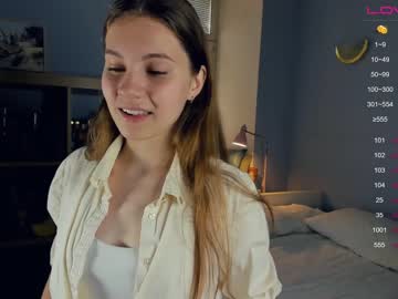 webcam girl youne_and_beautiful live cam image #6127233