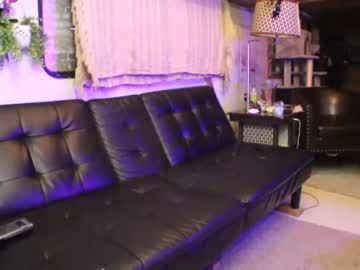webcam man hollandhousestudios live cam image #3135750