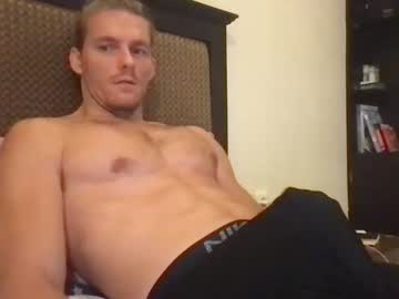 webcam man whiteconan live cam image #6166447