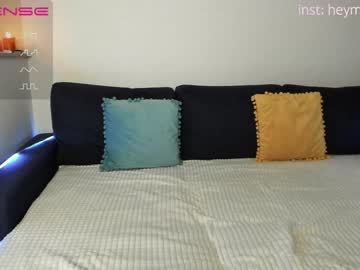 webcam girl heymamawolf_ live cam image #4134715
