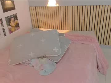 webcam girl little_effy18 live cam image #8380124