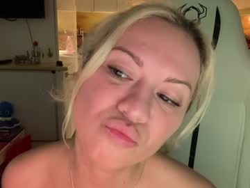 webcam girl kiradivine live cam image #4816434
