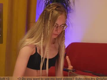webcam girl girl_i_am live cam image #9691004