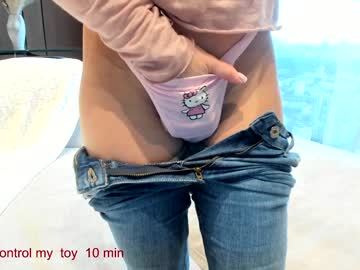 webcam girl carolinaherera live cam image #11755505