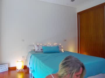 webcam girl angel_danm_milf live cam image #2363419