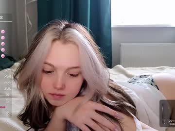 webcam girl small_blondee live cam image #7389517