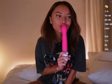 webcam girl im_milla live cam image #11364282