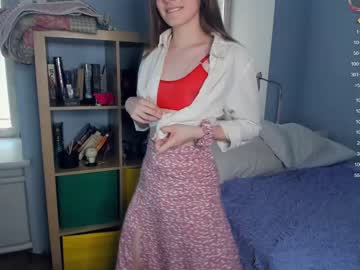 webcam girl youne_and_beautiful live cam image #6031484