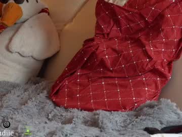 webcam girl bestblondiiecb live cam image #8207500