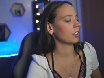 webcam tranny camille_de_mille live cam image #10458352
