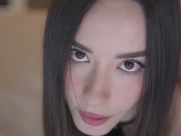 webcam girl emyii live cam image #11677838
