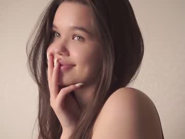 webcam girl helenmoors live cam image #5451834