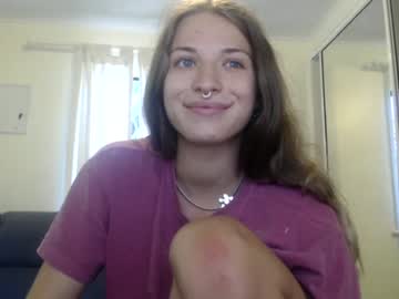 webcam girl lil_miss_naughty live cam image #4132000