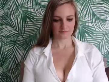 webcam girl glutenfreehulahoops live cam image #2070969