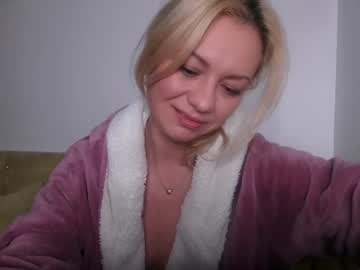 webcam girl kiradivine live cam image #4512180