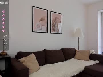 webcam girl intrigueeme live cam image #2278714