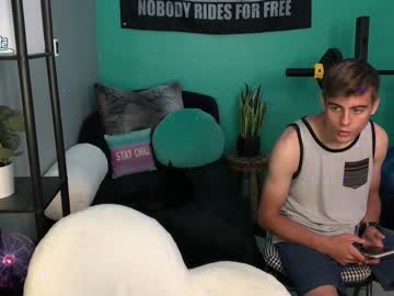 webcam man crashmonroe live cam image #3334779