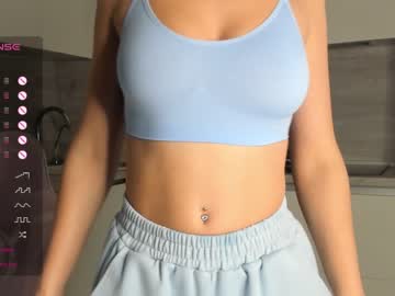 webcam girl brittcubitt live cam image #8770806