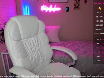 webcam girl badgirlmad live cam image #3978575
