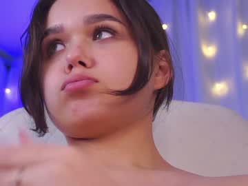 webcam girl helenmoors live cam image #7130853