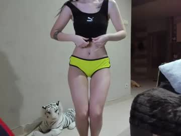 webcam girl sofiaandwonderland live cam image #1447388