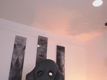 webcam girl laura_roldan live cam image #10404457