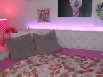 webcam girl holihurricane live cam image #12526710