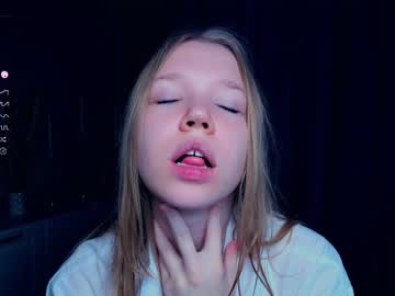 webcam girl hug_honestly live cam image #7790619