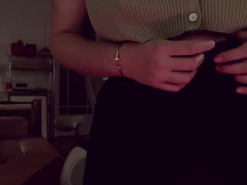 webcam girl mila_ live cam image #11332659