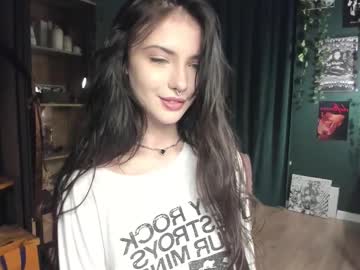 webcam girl bmwm5f90 live cam image #12037447
