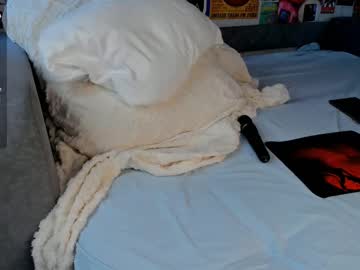 webcam girl flirtykitty_ live cam image #12605416