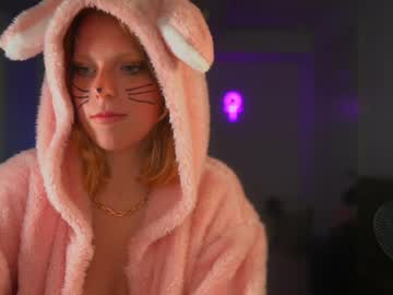 webcam girl crimsonxrapture live cam image #2179050