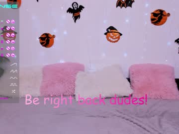 webcam girl emmika_ live cam image #553934