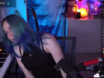 webcam girl blue_mooncat live cam image #7422214