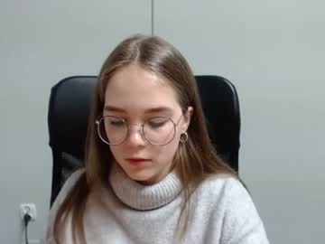 webcam girl violetta_kl live cam image #2076951