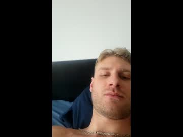 webcam man nippllecken live cam image #11342318