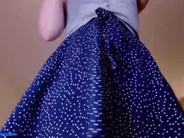 webcam girl in_tune live cam image #13008835