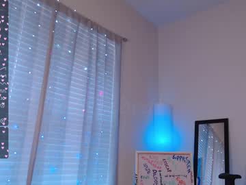 webcam girl petitebrat live cam image #7009723