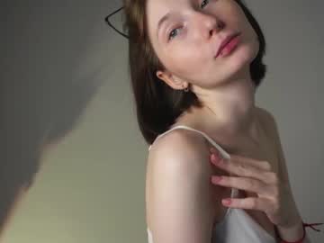 webcam girl kisskiss_mourmeow live cam image #12807477