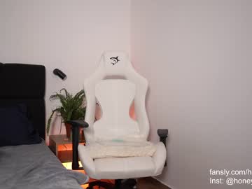 webcam girl honeyyykate live cam image #9420377