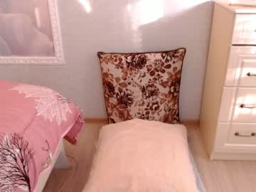 webcam girl ari_willow live cam image #697197