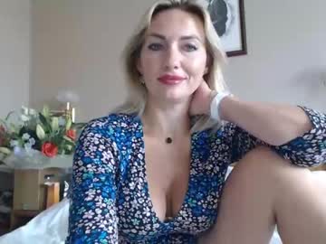 webcam girl mallinia live cam image #7027422