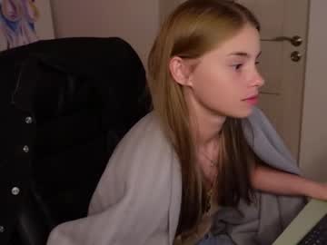 webcam girl abby_laker live cam image #9850386
