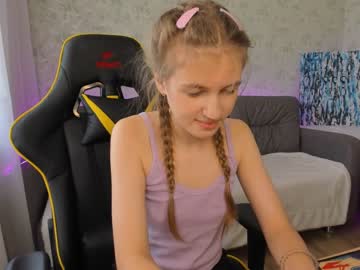 webcam girl nelly_mine live cam image #3426441
