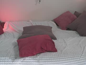 webcam girl iara_mi live cam image #11283304