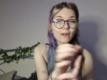 webcam girl lizzyylovesick live cam image #9820339