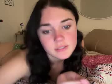 webcam girl queencassidyy live cam image #11482943